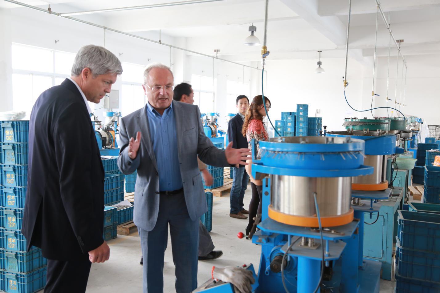 歐洲客戶參觀恒豐鉚釘工廠